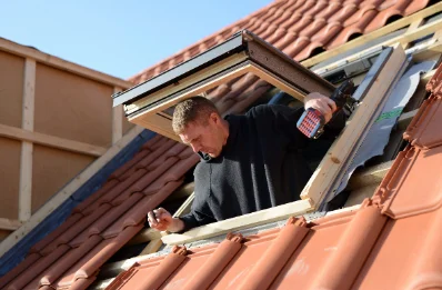 Pose de fenêtres de toit Velux à Grospierres